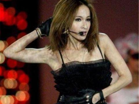 凭一双“电眼”，换过17个男友，今开上保时捷，新男友帅过柯震东