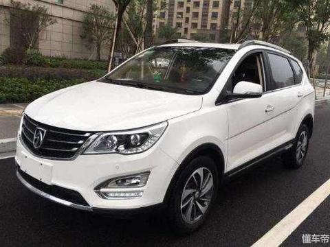 新款宝骏560对比哈弗H6竞争力有了很大的提升！