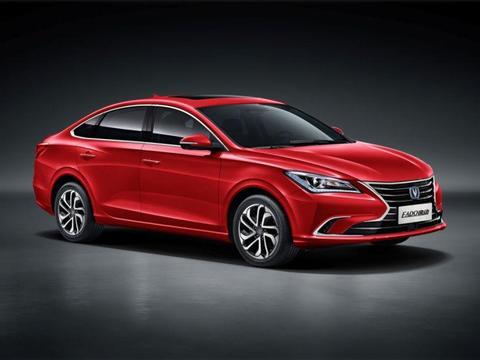 史上最强中级车，不是速腾，不是科鲁兹，而是它！