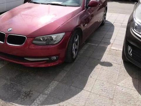 偶遇11款宝马320敞篷，车主：违章王无路可走，不嫌弃10万可提走