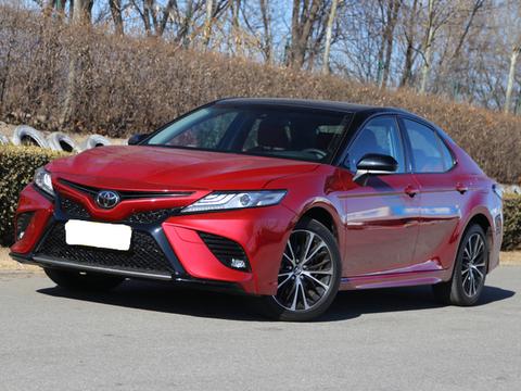 26万入手丰田凯美瑞，车主表示：四个排气孔真的霸气！