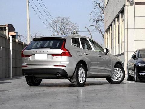 BBA已经烂大街，选它既个性又安全，还配2.0T加超大屏