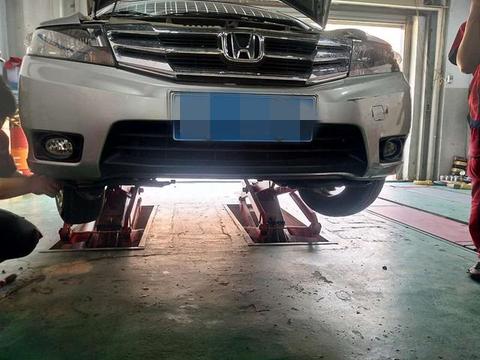 本田锋范前脸被刮花，这样