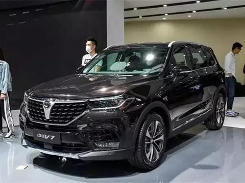华晨这款7座SUV，搭载宝马发动机，空间比汉兰达大，翻身全看它