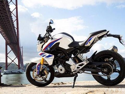 宝马强推高性能摩托车，单缸引擎媲美5系！川崎忍者300该买谁？