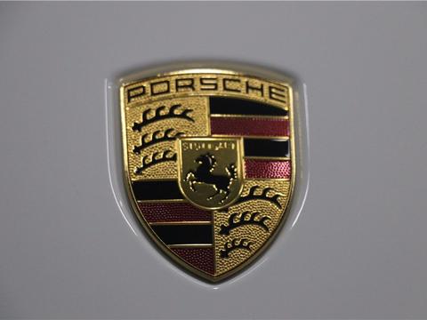 更加酷炫 保时捷卡宴改21寸镜面轮毂四出尾嘴