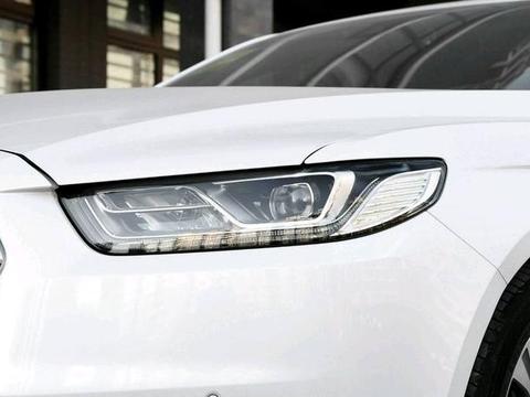 这货比奥迪A6L还豪华却卖大众价，后排是大亮点，无奈没人识货！