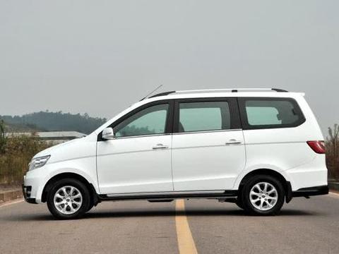 3万出头就能买，遮风挡雨没毛病，后排放下就是床！