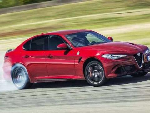 30万左右买车选3系不如选它, 与法拉利是近亲, 运动性能完爆C级