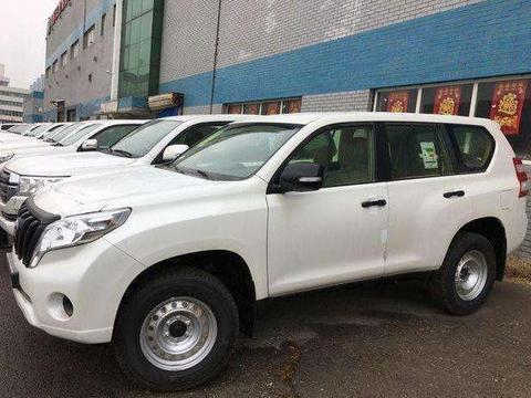 真正的丐版, 35万内饰像面包, 还曾牛到就加价, 真心不懂为什么