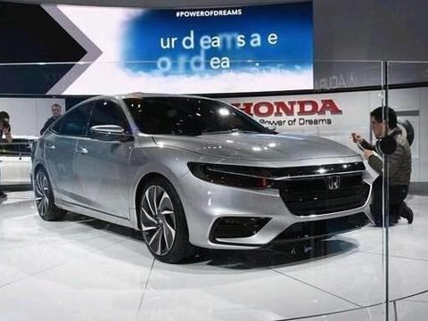 本田再次放大招！这车比思域更漂亮，配混动不足15万，还要啥迈腾