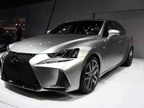 档次不输BBA，2.0T＋8AT，10.3寸中控，A6不如它