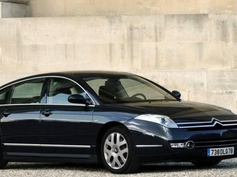 从60万降到18万，当年比宝马5系都贵，现在比帕萨塔便宜还卖不动