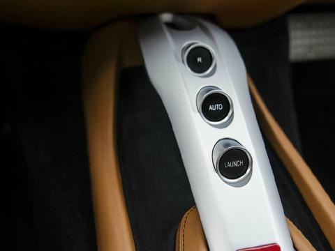 黑色骏马，法拉利F12