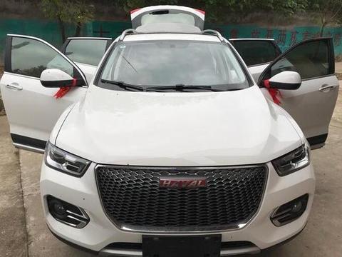 这款小型SUV颜值爆表，让人一眼万年