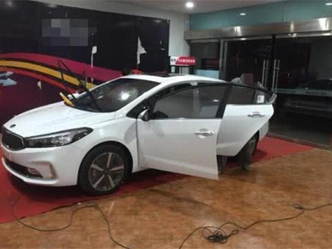 合资轿车，车长4米6带方向盘加热，优惠3万保销量，7万就能入手