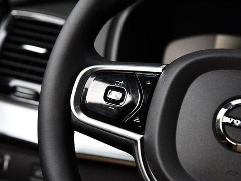 沃尔沃XC90 T8荣誉（E驱混动）版应用了第二代高度自动驾驶技术