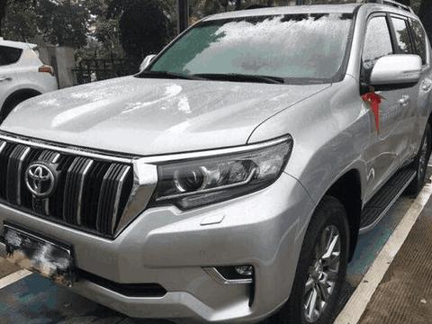 喜提普拉多, 银色车身十分罕见, 回头率高, 等了2个月终于提回家