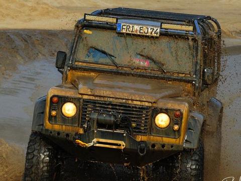 史上最快的路虎卫士！5.0L V8动力，加速只需5.6S，挡不住的热爱