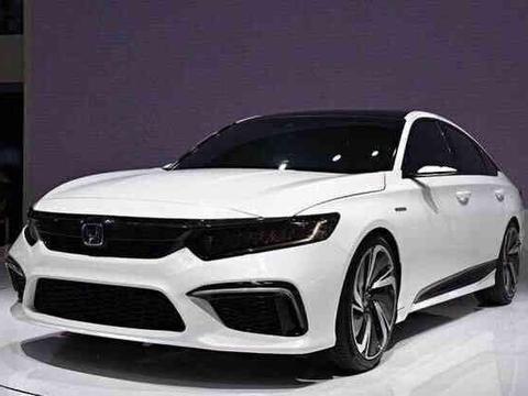 将近4.9米车长配轿跑车身，迈腾坐不住了