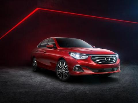 油耗4毛3，月销2101辆，这B级车卖9万，配真皮座椅