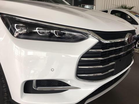 比亚迪唐燃油版抢先看，外部配置很丰富，18万的价格很惊喜