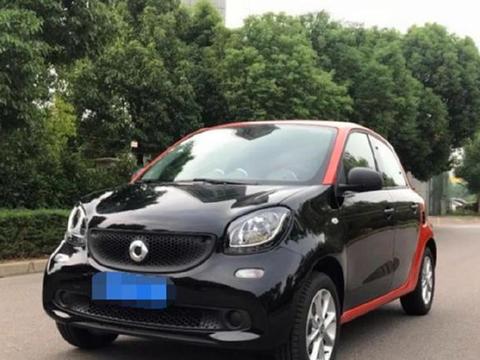 堂弟在趁着过节给自己买了一台“大玩具车”，朋友：真是病得不清