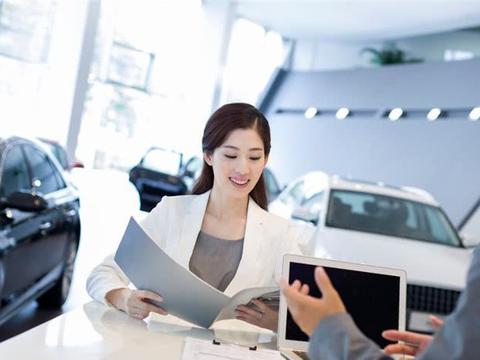 车主注意：这4种车险不用买，买了也是白买，看看你被坑了多少？