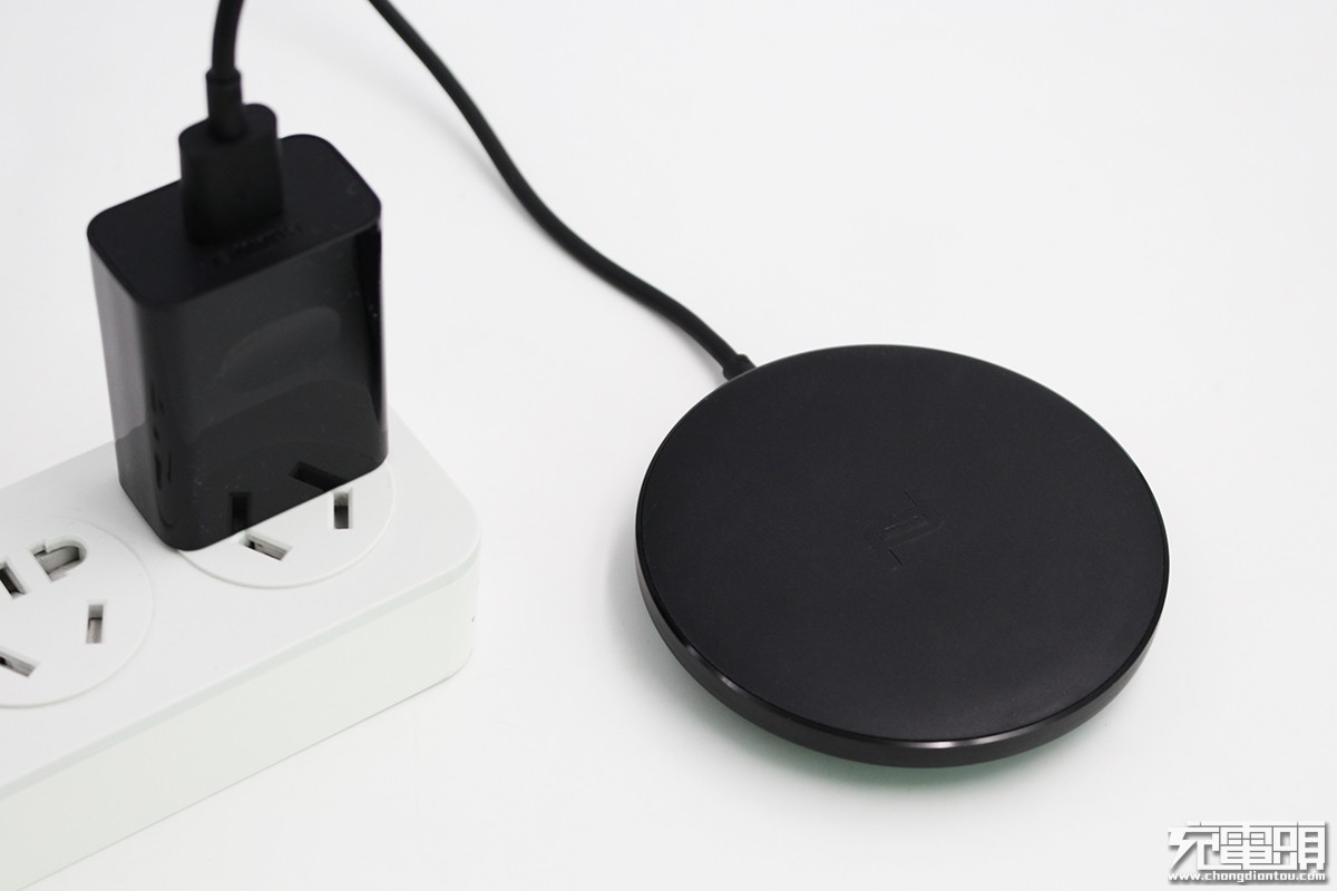 华为Mate RS保时捷版无线充电器CP85开箱图