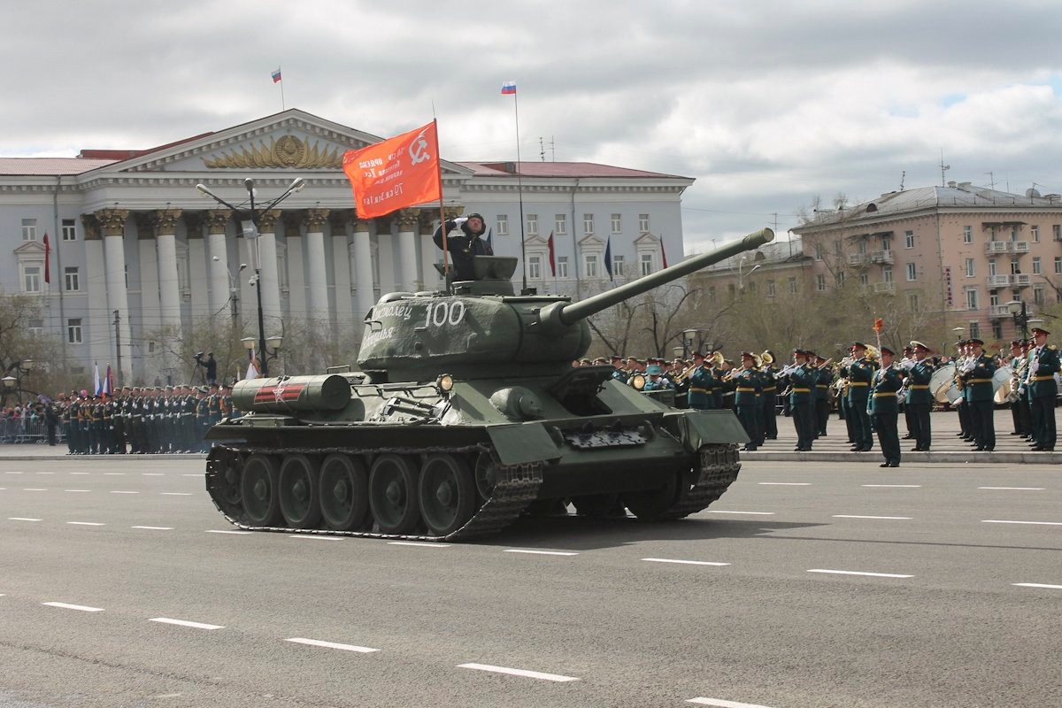 2018俄罗斯胜利大阅兵,苏联国旗再次在红场飘