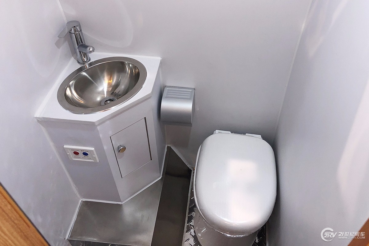 配备家用空调、家用冰箱,39.8万起考斯特自动挡B型房车