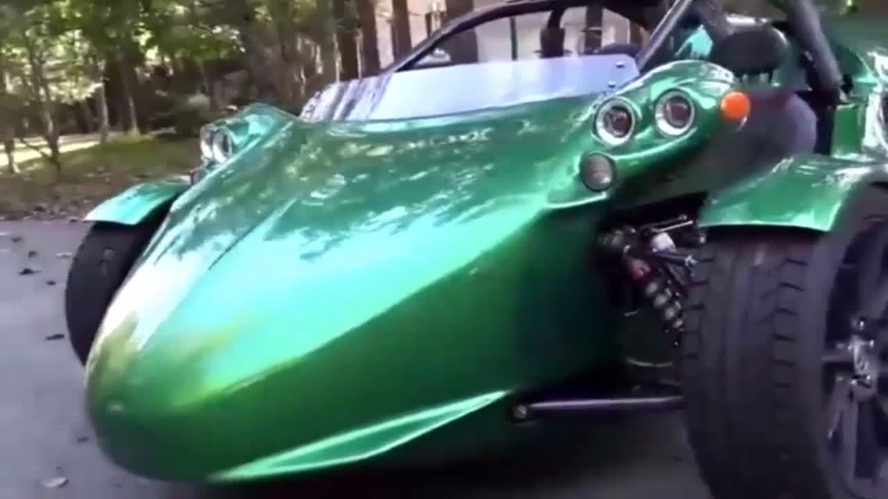 300万的摩托车你永远不知道能跑多快?网友:这应该是跑车吧!跑车豪车 .