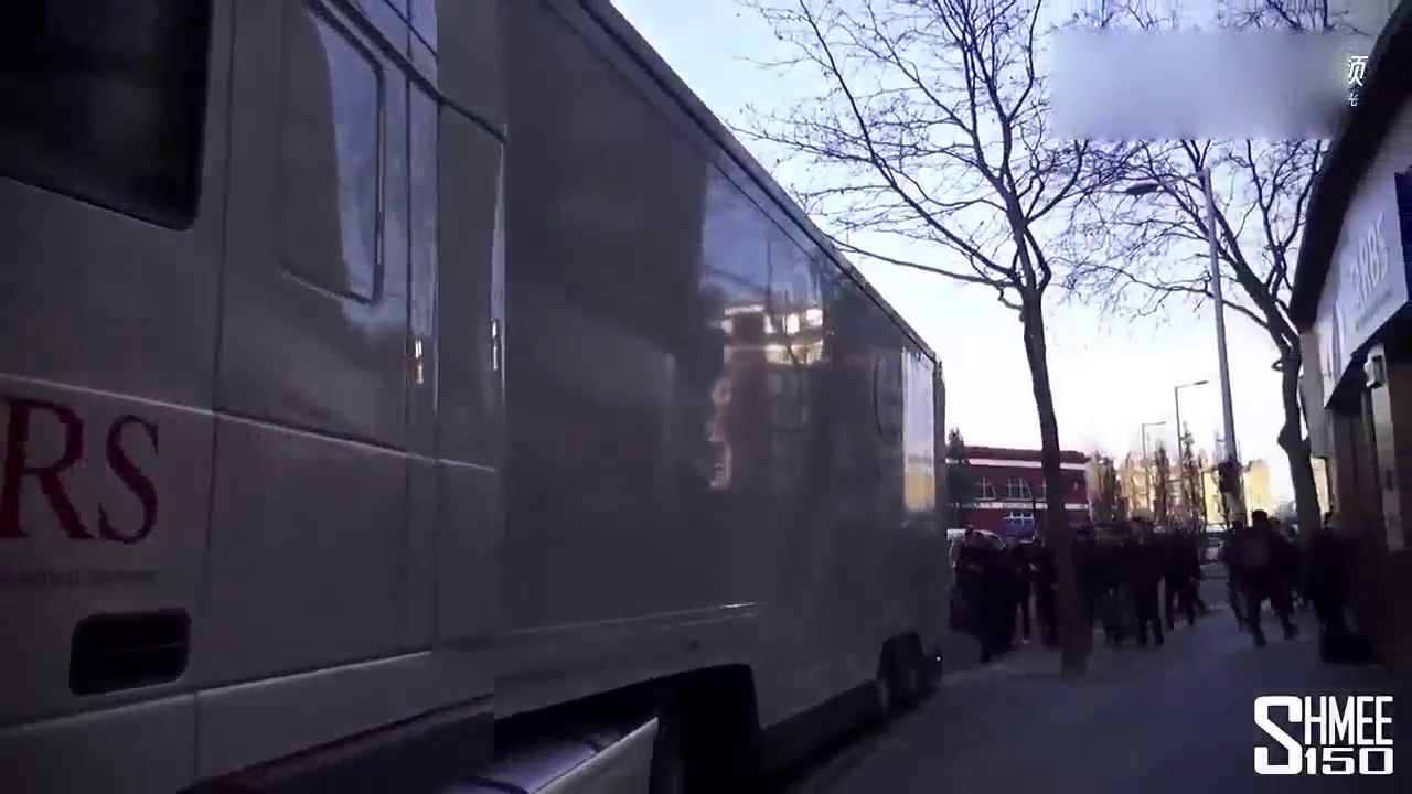 土豪定制的超级跑车刚到货，打开车厢以后，才知道9000万没白花！