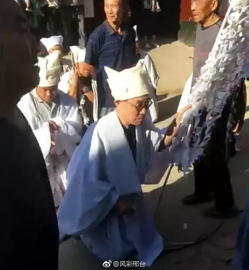 父亲去世！演员杜志国携子杜淳回邢台奔丧