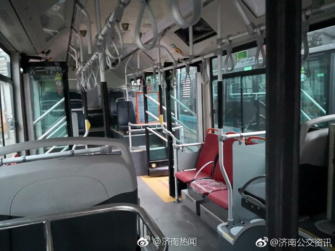 10米插电式气电混合动力公交车来啦!K51路即