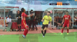 亚泰王寿挺与恒大杨立瑜相撞!救护车居然