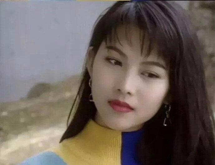 《甄嬛传》皇后娘娘蔡少芬年轻时的颜值秒杀现在的小花旦，太惊艳