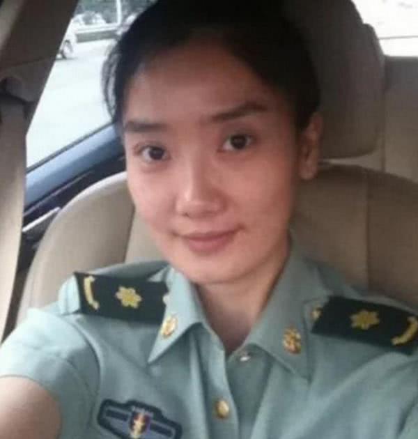 杨魏玲花素颜照,与普通人没什么两样,果然是照