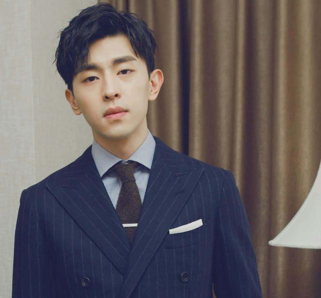 几款适合单眼皮男生的发型，妥妥的逆袭