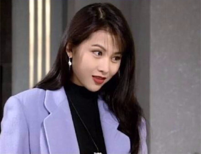 《甄嬛传》皇后娘娘蔡少芬年轻时的颜值秒杀现在的小花旦，太惊艳