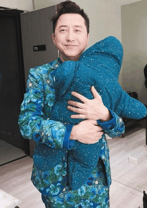 庾澄庆儿子已长偏?被网友吐槽完全不像哈林,她竟爆出事情真相!