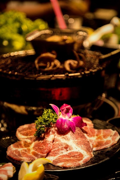 新晋偶像空降元气烧肉,一起感受最新鲜本味的和牛盛宴
