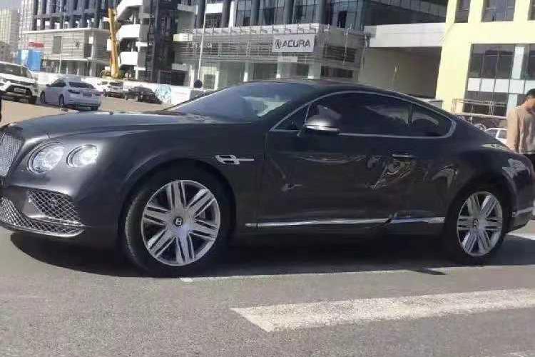 3万元比亚迪撞上300万宾利？俩车主：我们都只有交强险！