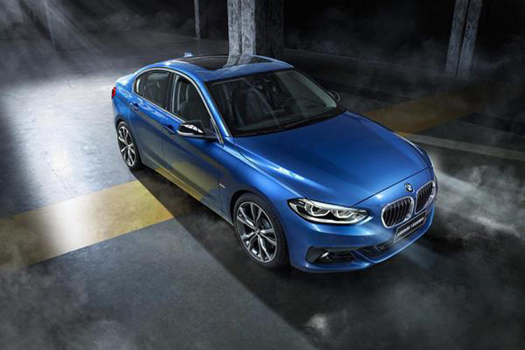 宝马1系三厢M版官图发布，将亮相广州车展