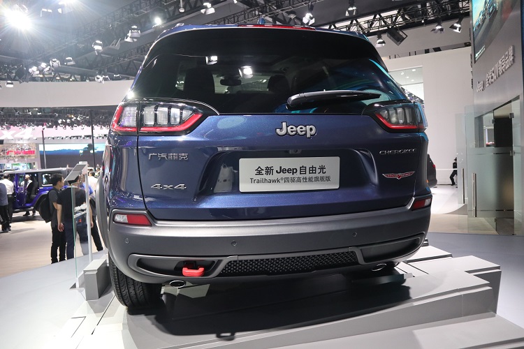 2018广州车展丨新增2.0T Jeep新款自由光亮相