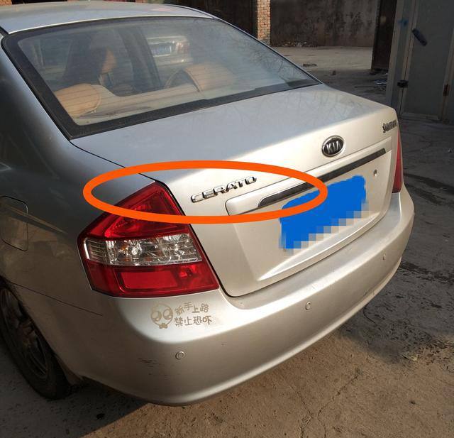 九万公里的起亚故障灯亮了，车主担忧它对发动机有不好的影响！