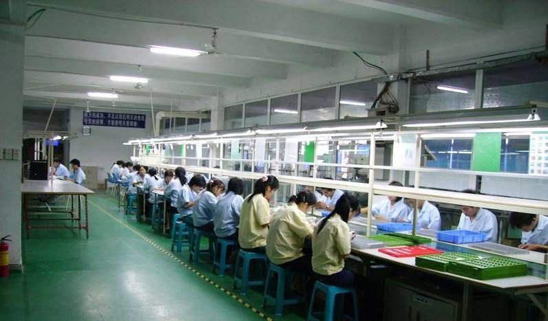 985大学生去工厂体验生活,工作一天便辞职,父