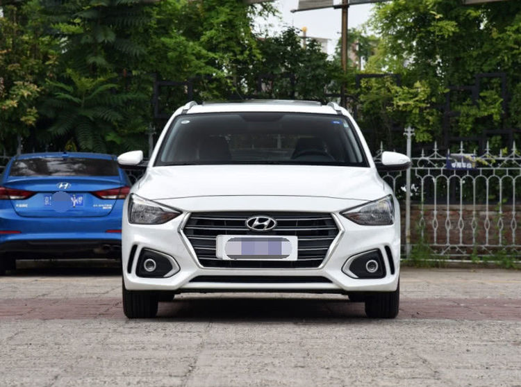 现代也太拼了！新车载十佳发动机才卖8万，可一看内饰又愁了！