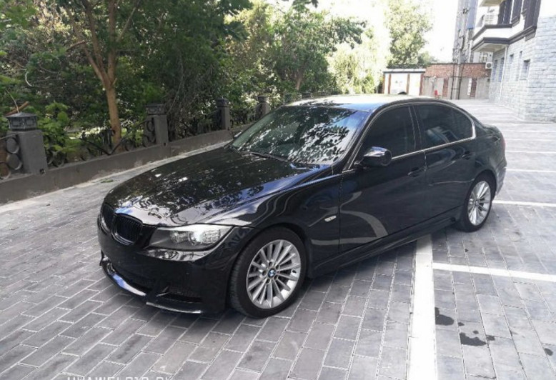 月薪4K,为面子花20万买辆二手宝马,开一个月后