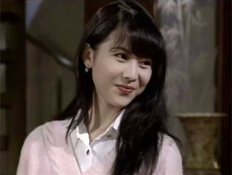 《甄嬛传》皇后娘娘蔡少芬年轻时的颜值秒杀现在的小花旦，太惊艳